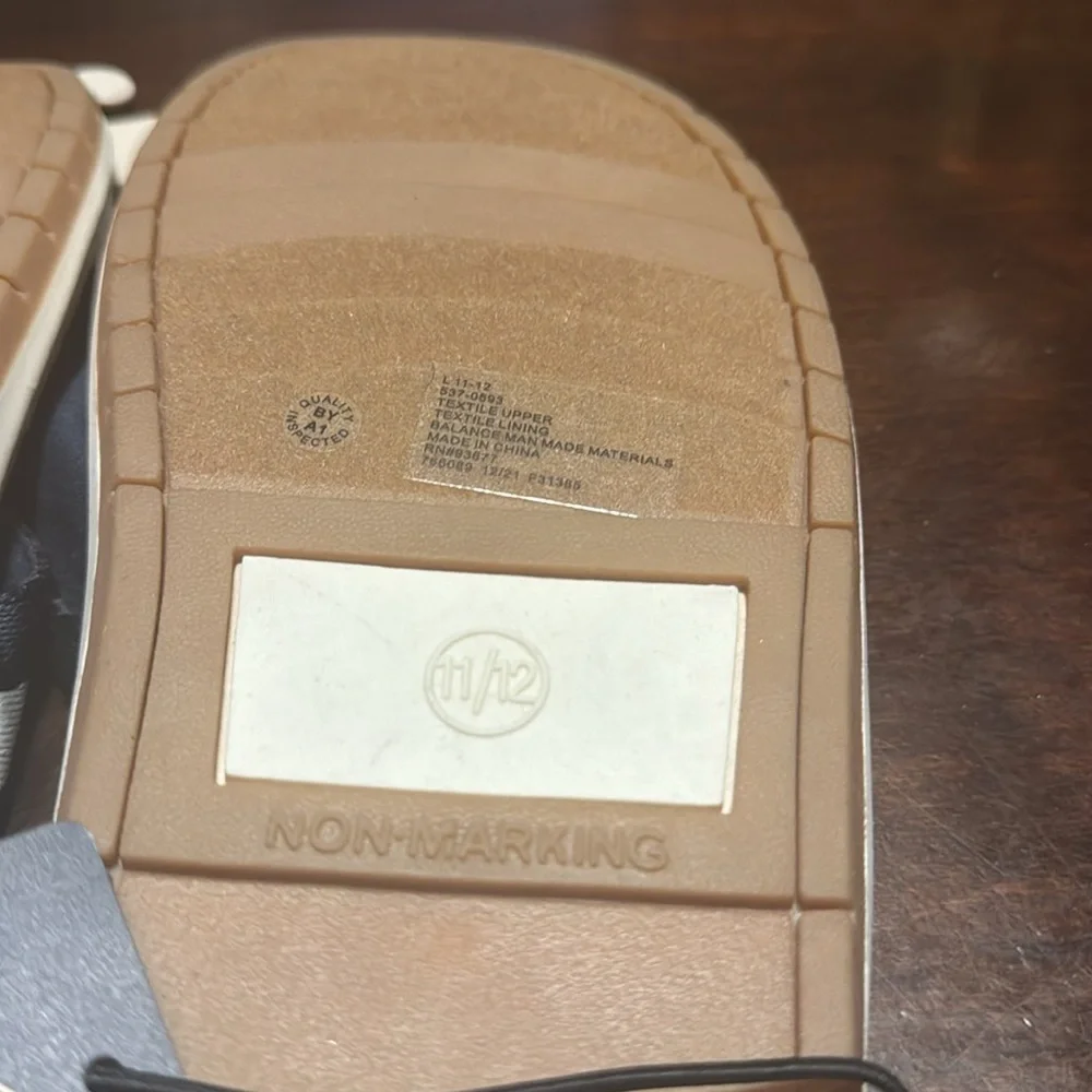 St. John's Bay Mens Flip-Flops Large 11/12 Blue and Tan